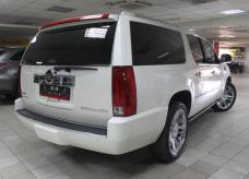 Кадиллак Эскалейд - Х 988 КТ 777