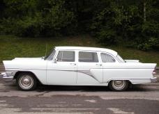 Чайка ГАЗ - 13 - Е 008 ТА 99