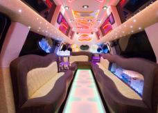 Кадиллак Эскалейд - МЕГАДИЛЛАК - В 062 МС 77