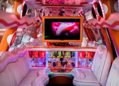 Кадиллак Эскалейд - М 821 ХН 77