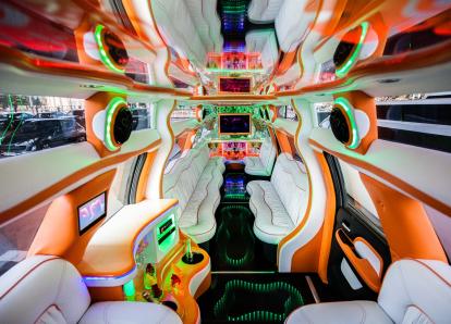 Кадиллак Эскалейд - М 821 ХН 77