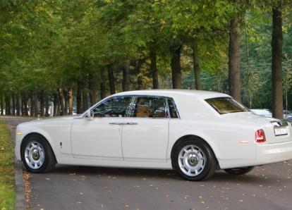 Роллс Ройс Фантом - А 508 ХВ 77