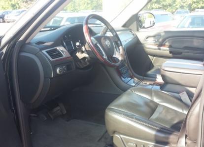 Кадиллак Эскалейд - Х 143 УЕ 197