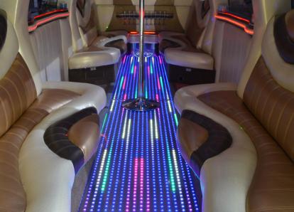 Хаммер H2 МЕГА - К 683 РН 197