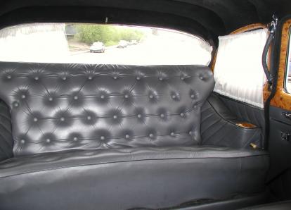 Чайка ГАЗ - 13 - Е 008 ТА 99