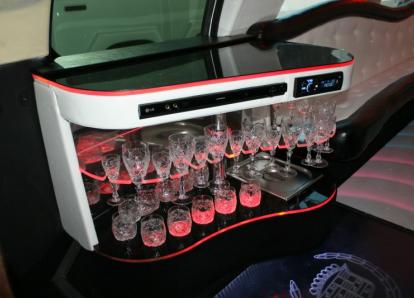 Кадиллак Эскалейд - С 585 УТ 197