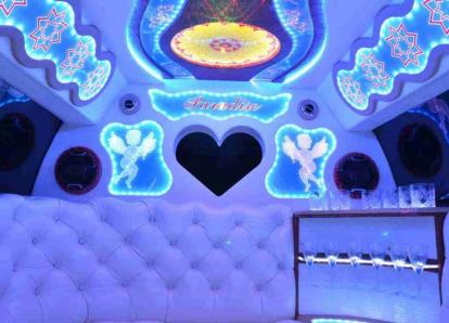 Кадиллак Эскалейд - SWAROVSKI - Р 034 ВТ 750