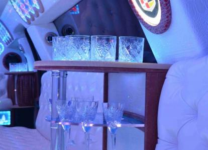 Кадиллак Эскалейд - SWAROVSKI - Р 034 ВТ 750