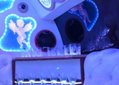 Кадиллак Эскалейд - SWAROVSKI - Р 034 ВТ 750