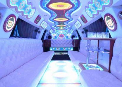 Кадиллак Эскалейд - SWAROVSKI - Р 034 ВТ 750