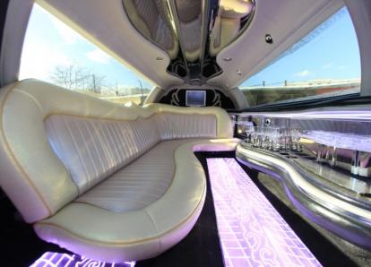 Линкольн Таун Кар - Н 797 ХМ 197