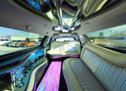 Линкольн Таун Кар - Н 797 ХМ 197