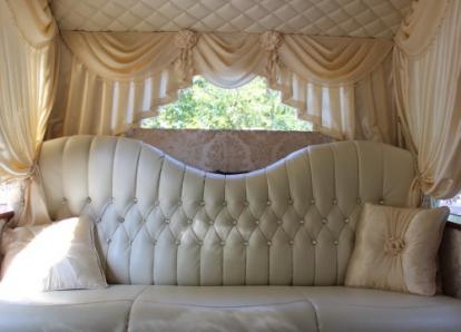 Лимузин Карета Кадиллак Эскалейд -  Х 146 АТ 750