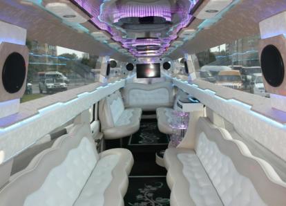 Хаммер Н2 МЕГА - У 582 АО 777