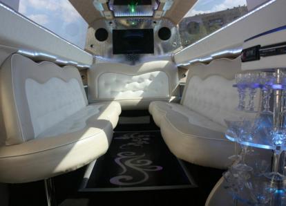 Хаммер Н2 МЕГА - У 582 АО 777